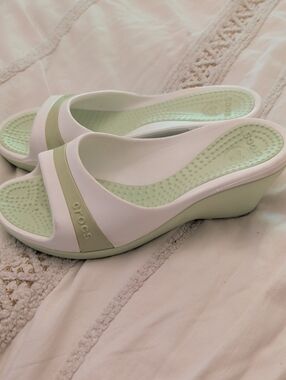 CROCS White and Light Green Wedge Slide Mules